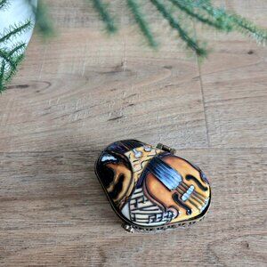 Benaya music theme ceramic trinket box. Collectible.